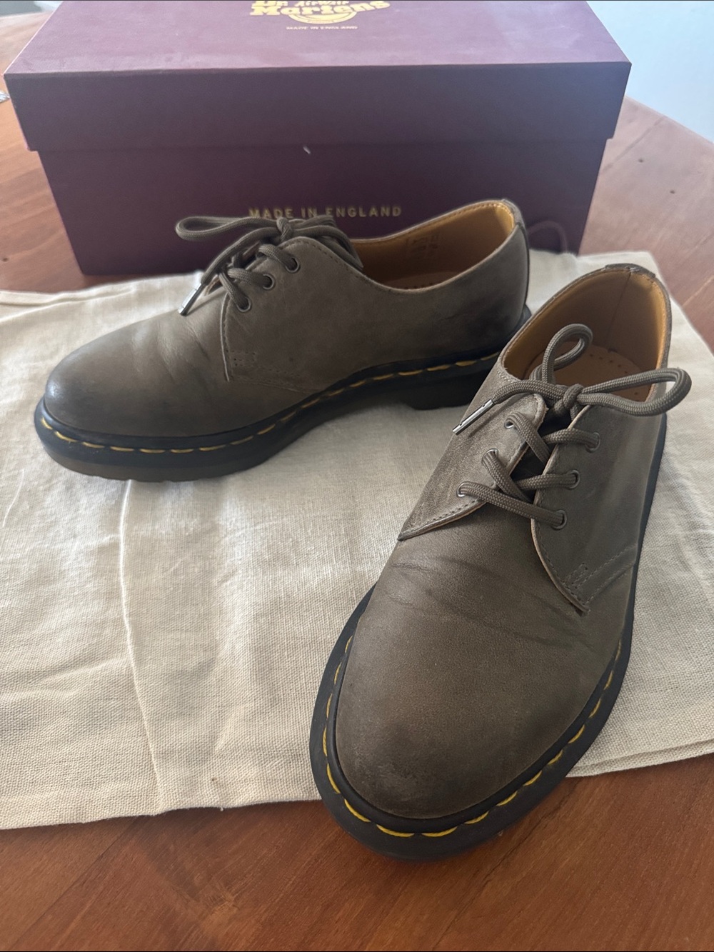 Dr. Martens Olive Green 3‑Eye Oxford Lace-Up - Picture 2 of 4
